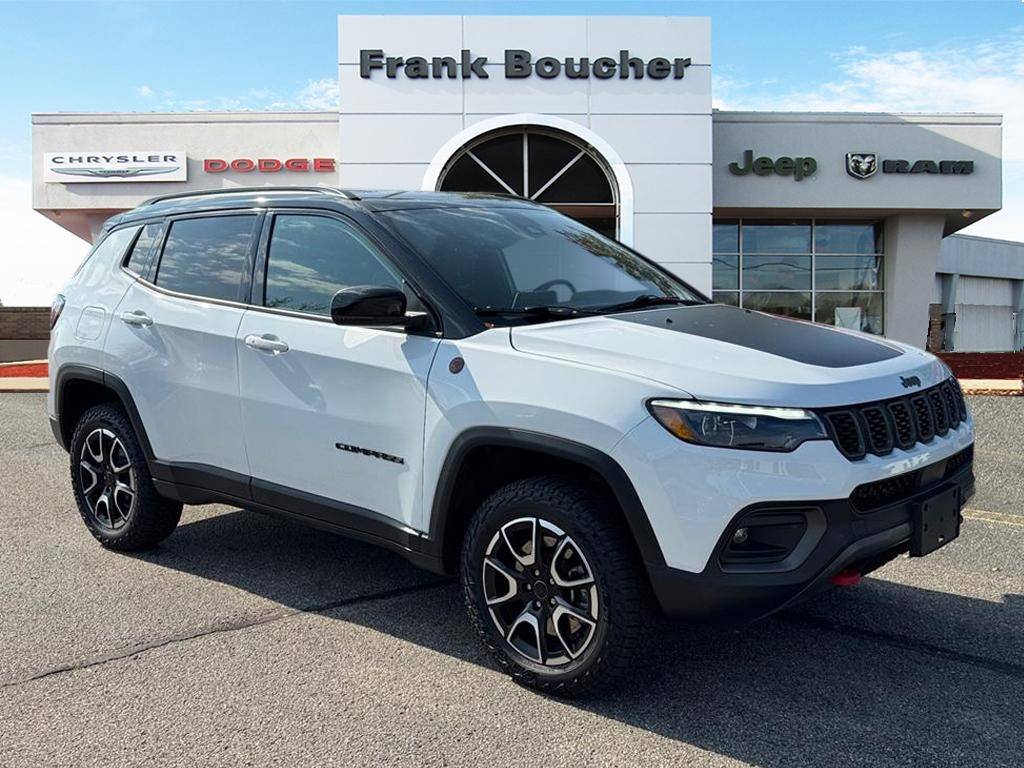 2025 Jeep Compass Trailhawk — SUV — 8,838 mi — Janesville, WI