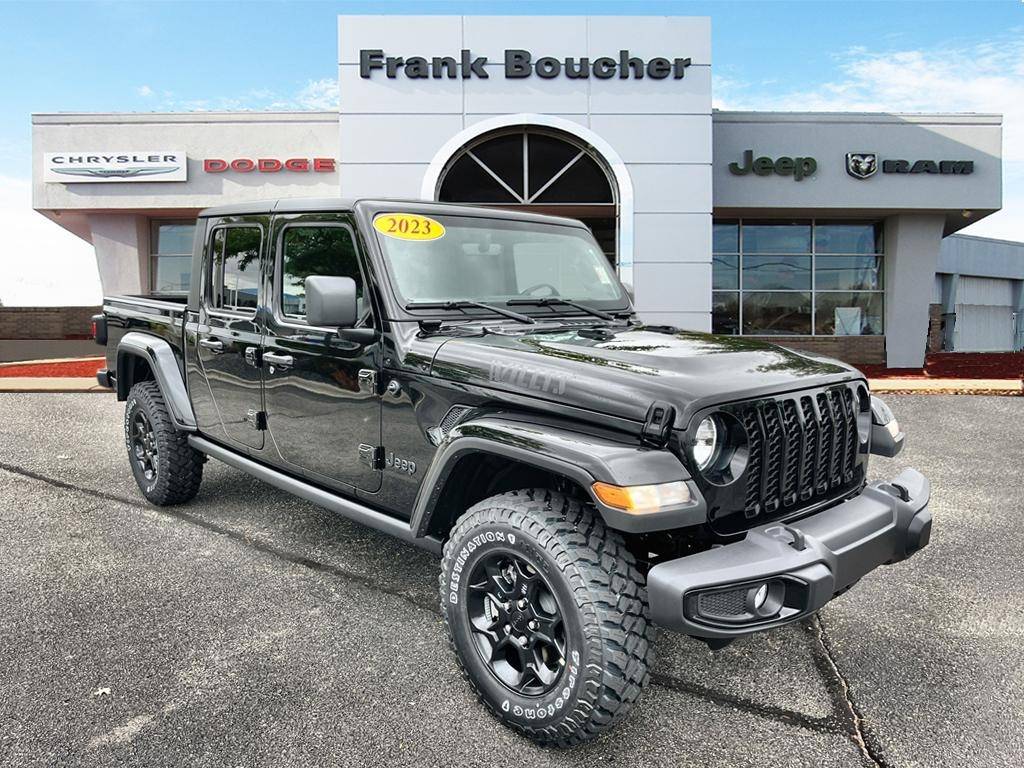 2023 Jeep Gladiator Willys — Pickup Truck — 10,638 mi — Janesville, WI