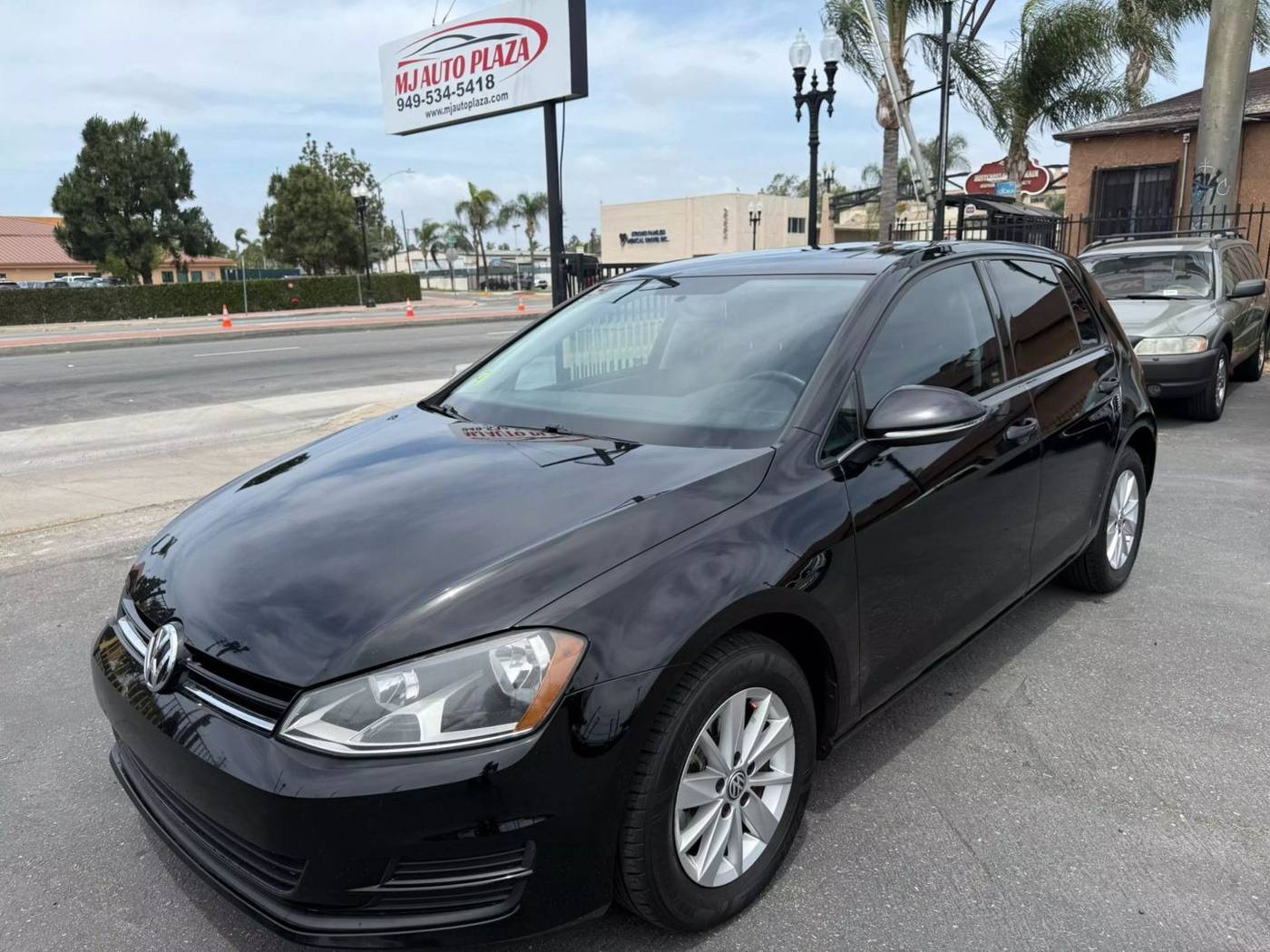 2016 Volkswagen Golf TSI S — Hatchback — 96,571 mi — SANTA ANA, CA