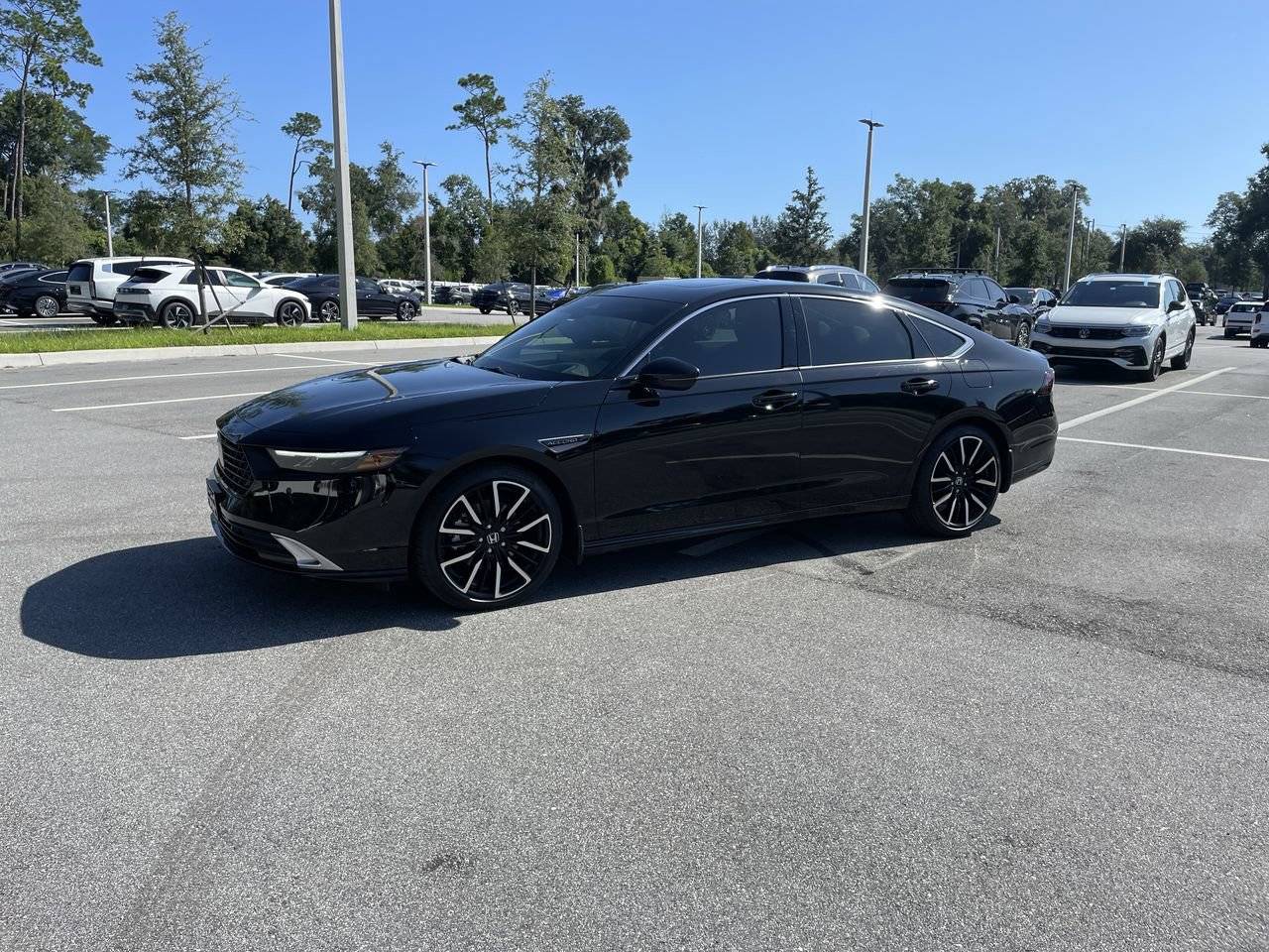 2025 Honda Accord Hybrid Touring — Sedan — 4,588 mi — Deland, FL