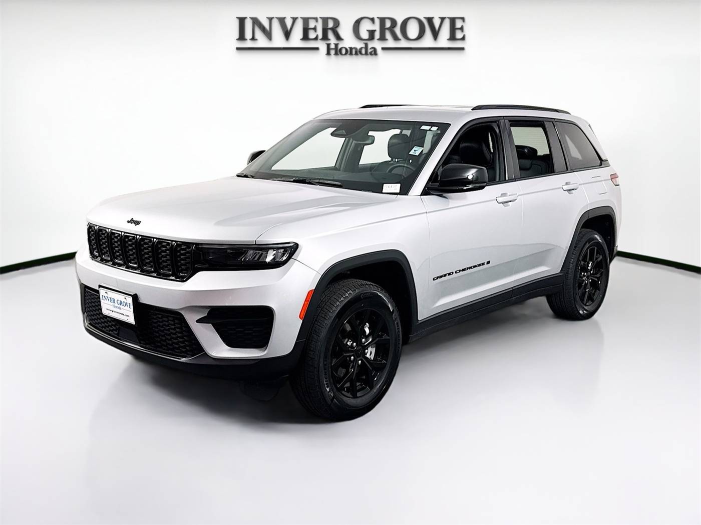 2024 Jeep Grand Cherokee Altitude — SUV — 33,666 mi — Inver Grove Heights, MN