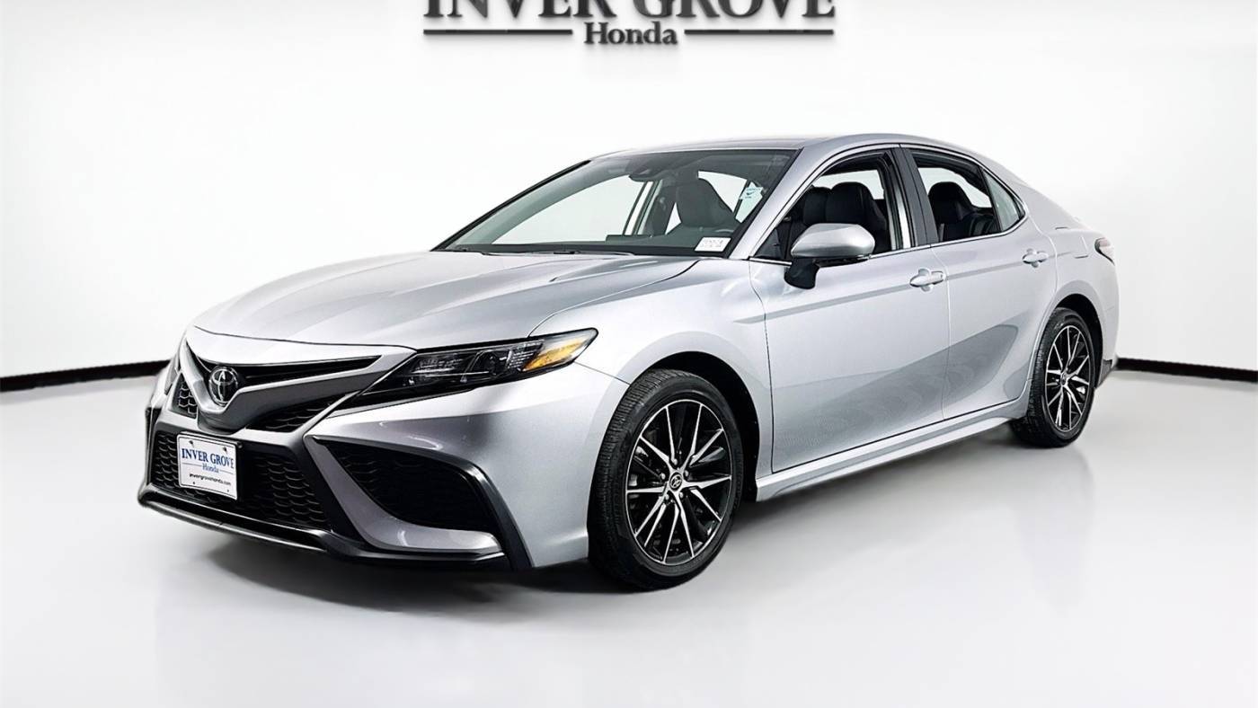 2024 Toyota Camry SE — Sedan — 17,939 mi — Inver Grove Heights, MN