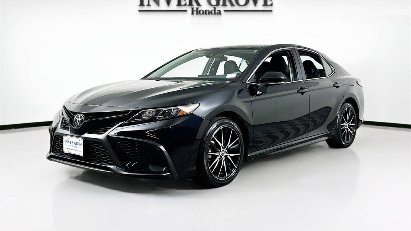 2024 Toyota Camry SE — Sedan — 28,679 mi — Inver Grove Heights, MN