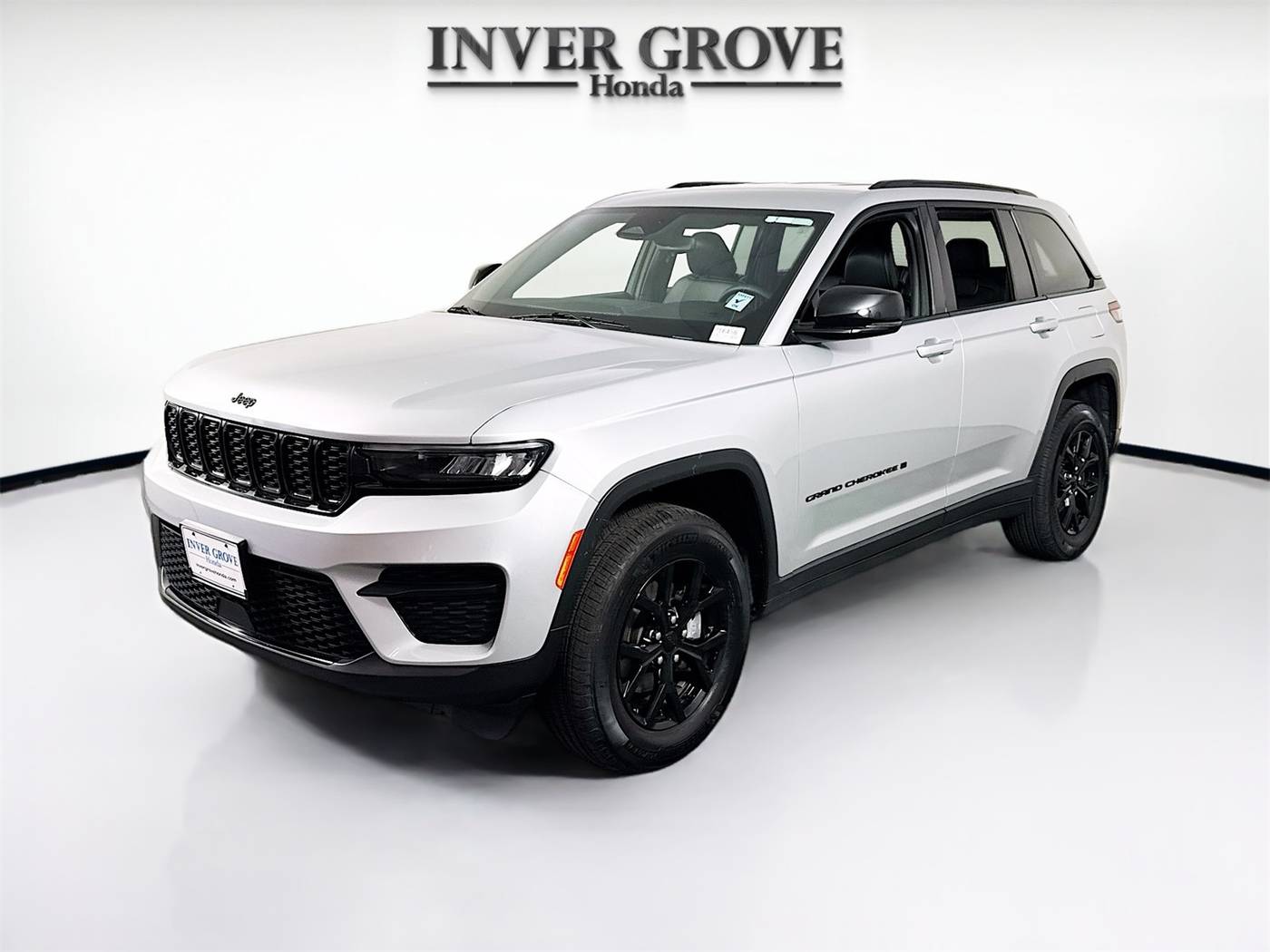 2024 Jeep Grand Cherokee Altitude — SUV — 30,676 mi — Inver Grove Heights, MN