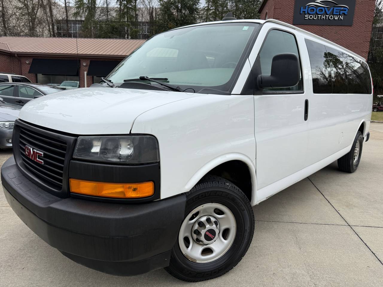 2023 GMC Savana Passenger LS — Passenger Van — 125,291 mi — Hoover, AL