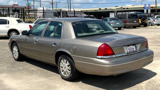 2000 ford crown victoria