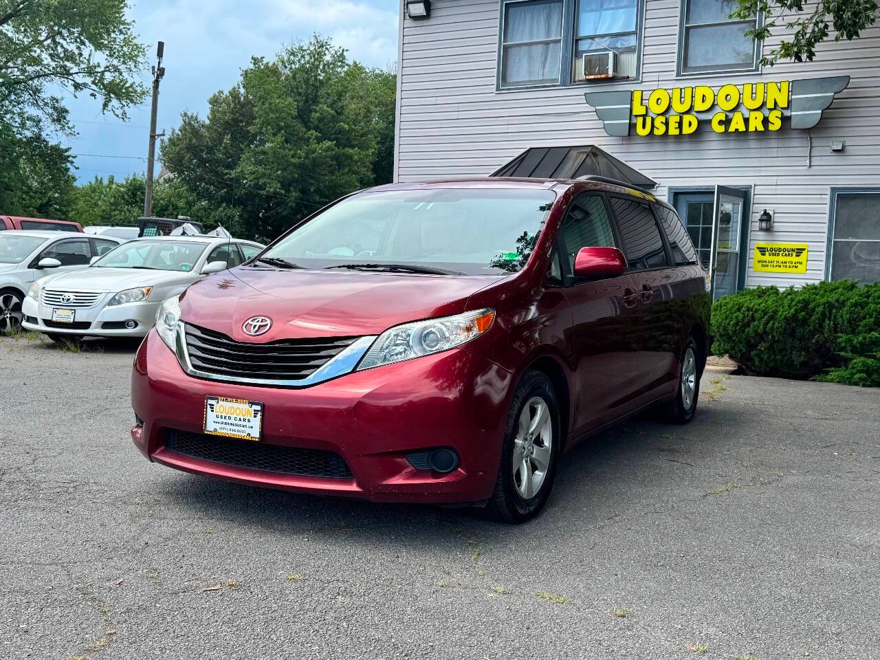 2012 Toyota Sienna LE — Minivan — 157,098 mi — Leesburg, VA