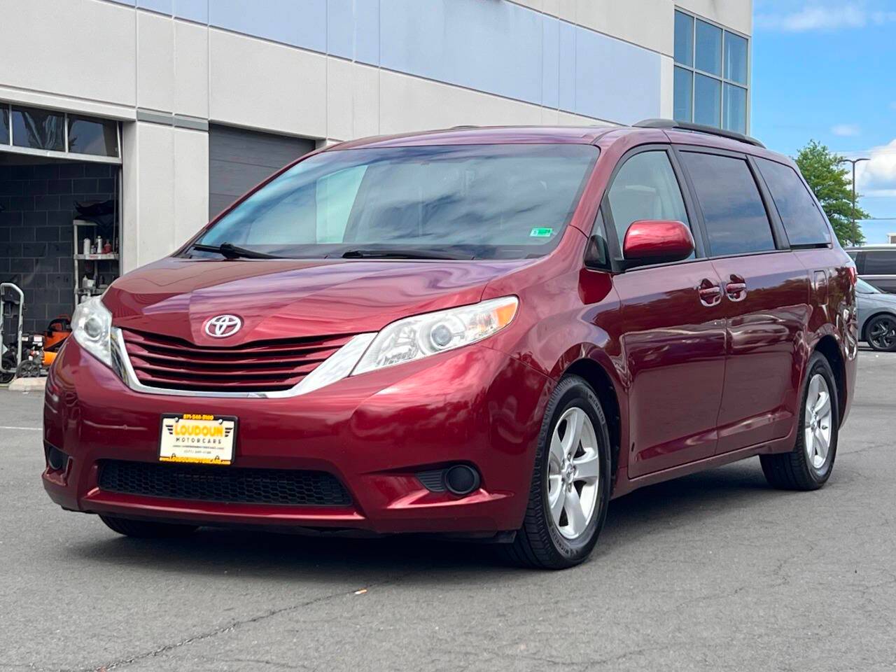 2015 Toyota Sienna LE — Minivan — 179,192 mi — Leesburg, VA