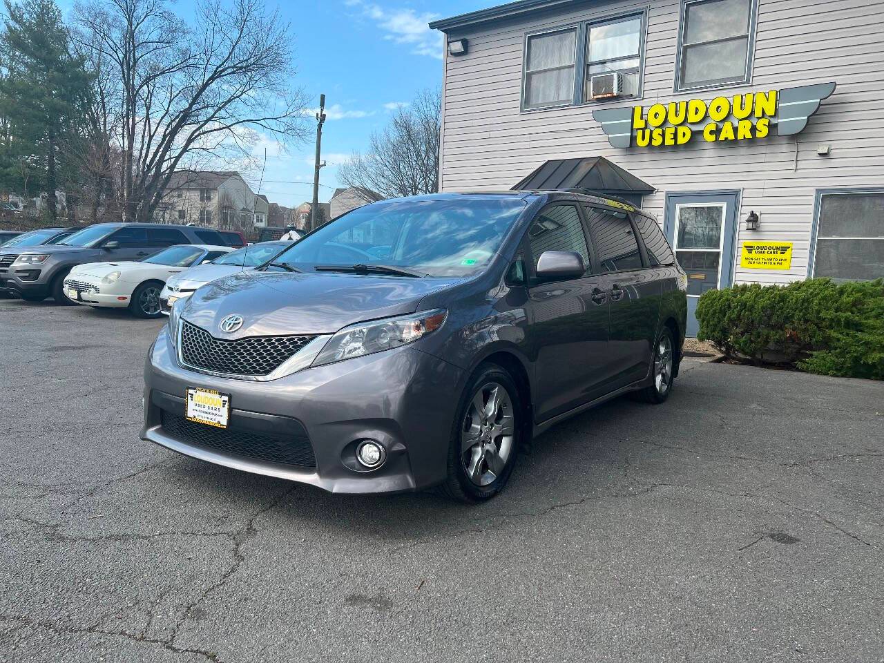 2011 Toyota Sienna SE — Minivan — 135,487 mi — Leesburg, VA