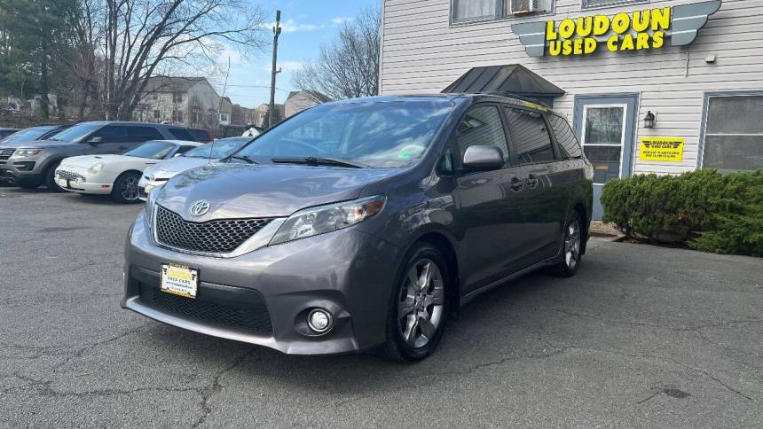 2011 Toyota Sienna SE 8-Passenger