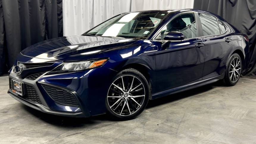 2022 Toyota Camry SE — Sedan — 57,299 mi — Elmont, NY