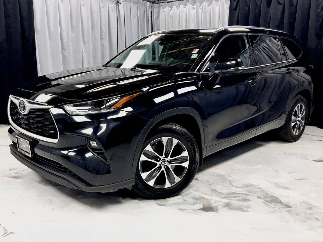 2021 Toyota Highlander XLE — SUV — 60,619 mi — Elmont, NY