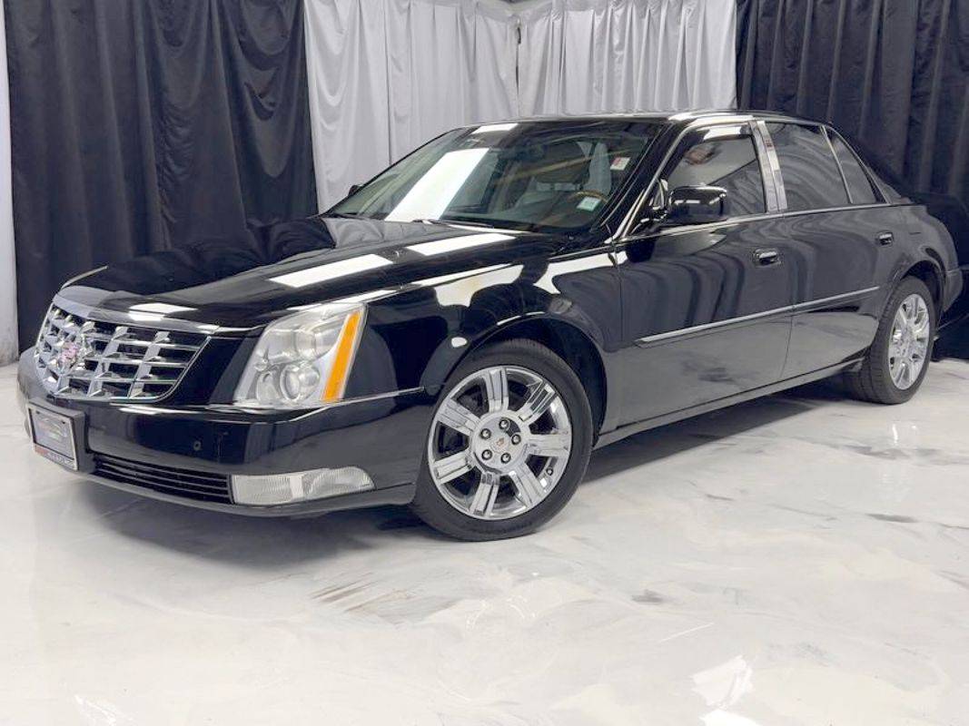 2011 Cadillac DTS Platinum Collection — Sedan — 169,182 mi — Elmont, NY