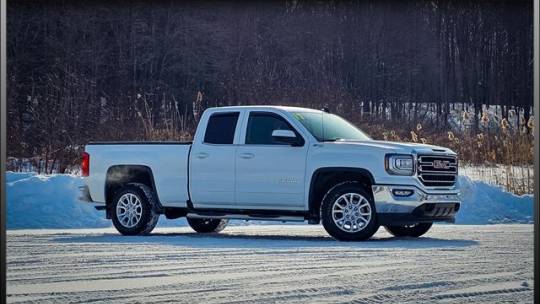 2017 GMC Sierra 1500 SLE — Pickup Truck — 58,996 mi — Chardon, OH