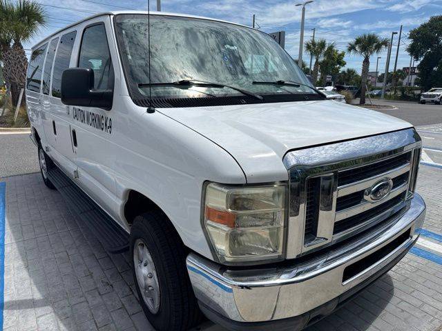 2011 Ford Econoline Wagon E-350 Super Duty XLT