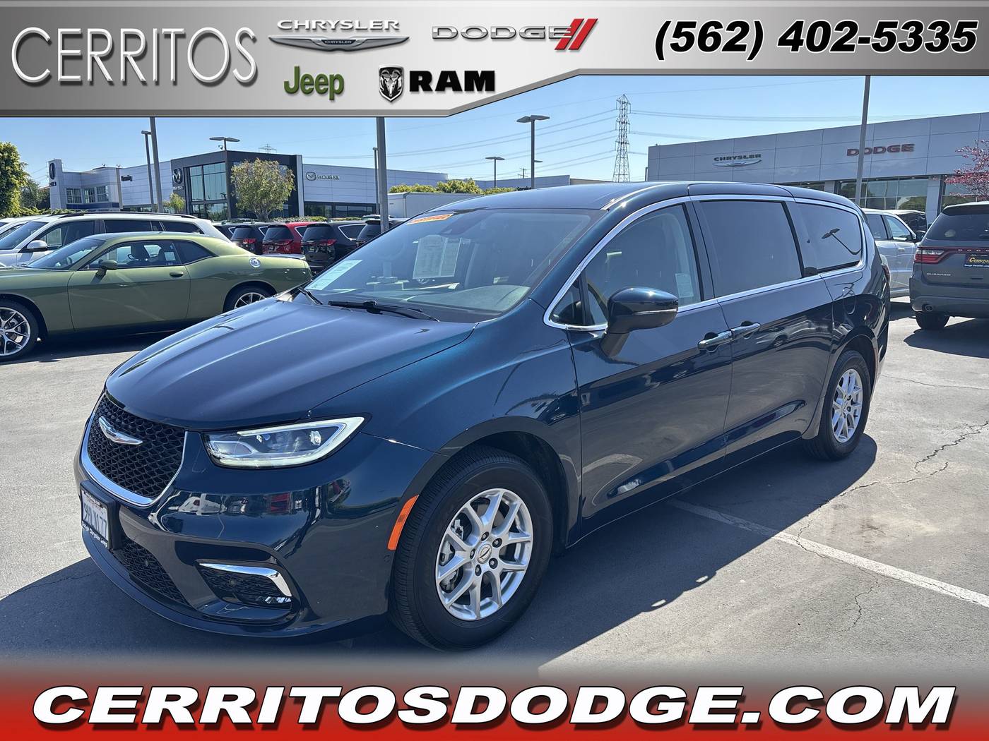 2023 Chrysler Pacifica Touring L — Minivan — 17,800 mi — Cerritos, CA