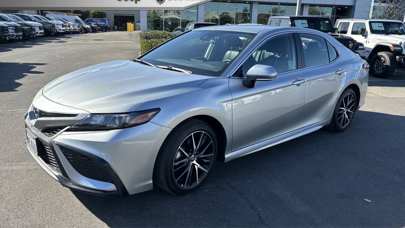 2023 Toyota Camry SE — Sedan — 30,795 mi — Cerritos, CA
