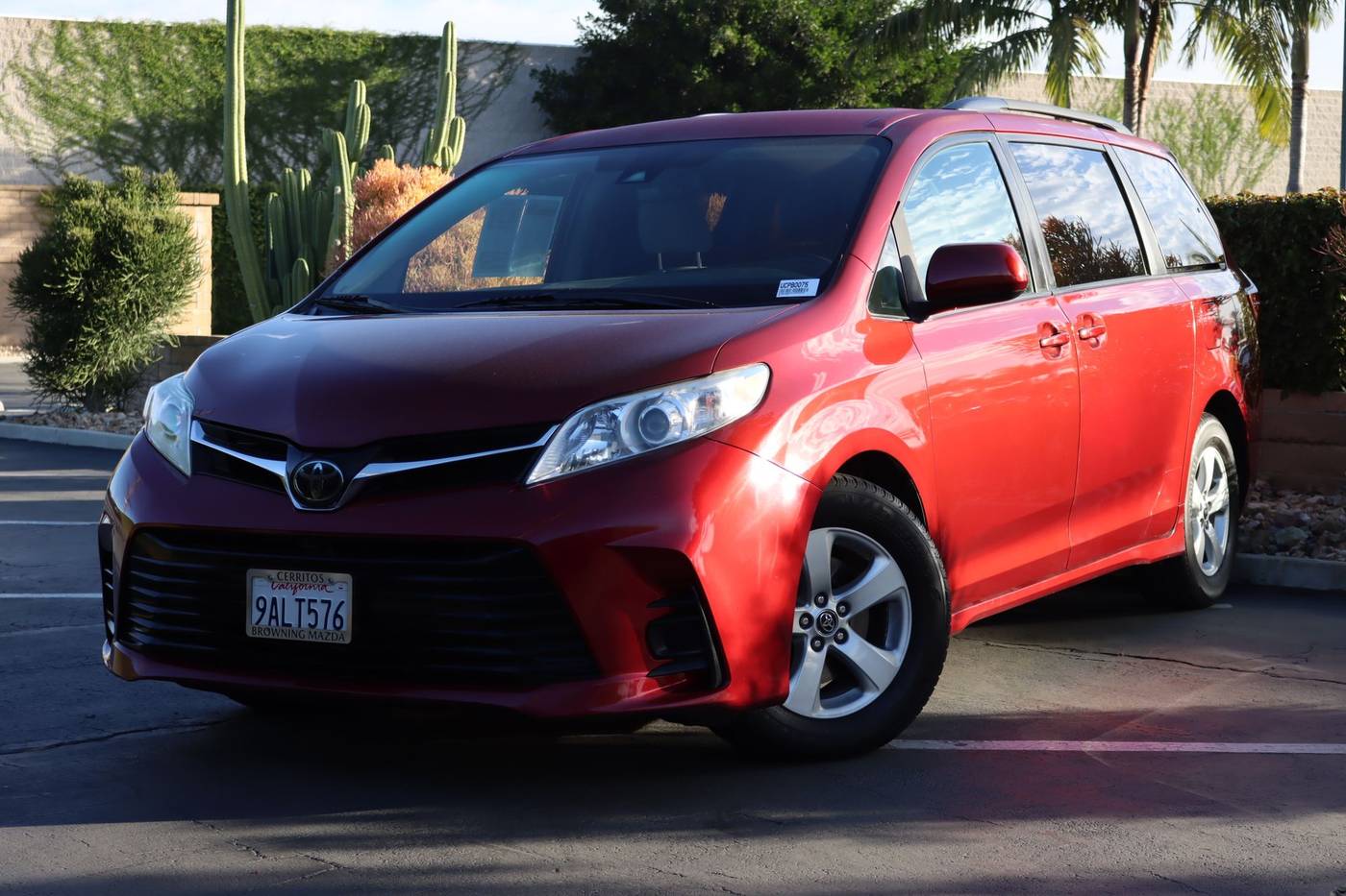 2018 Toyota Sienna L — Minivan — 100,103 mi — Cerritos, CA