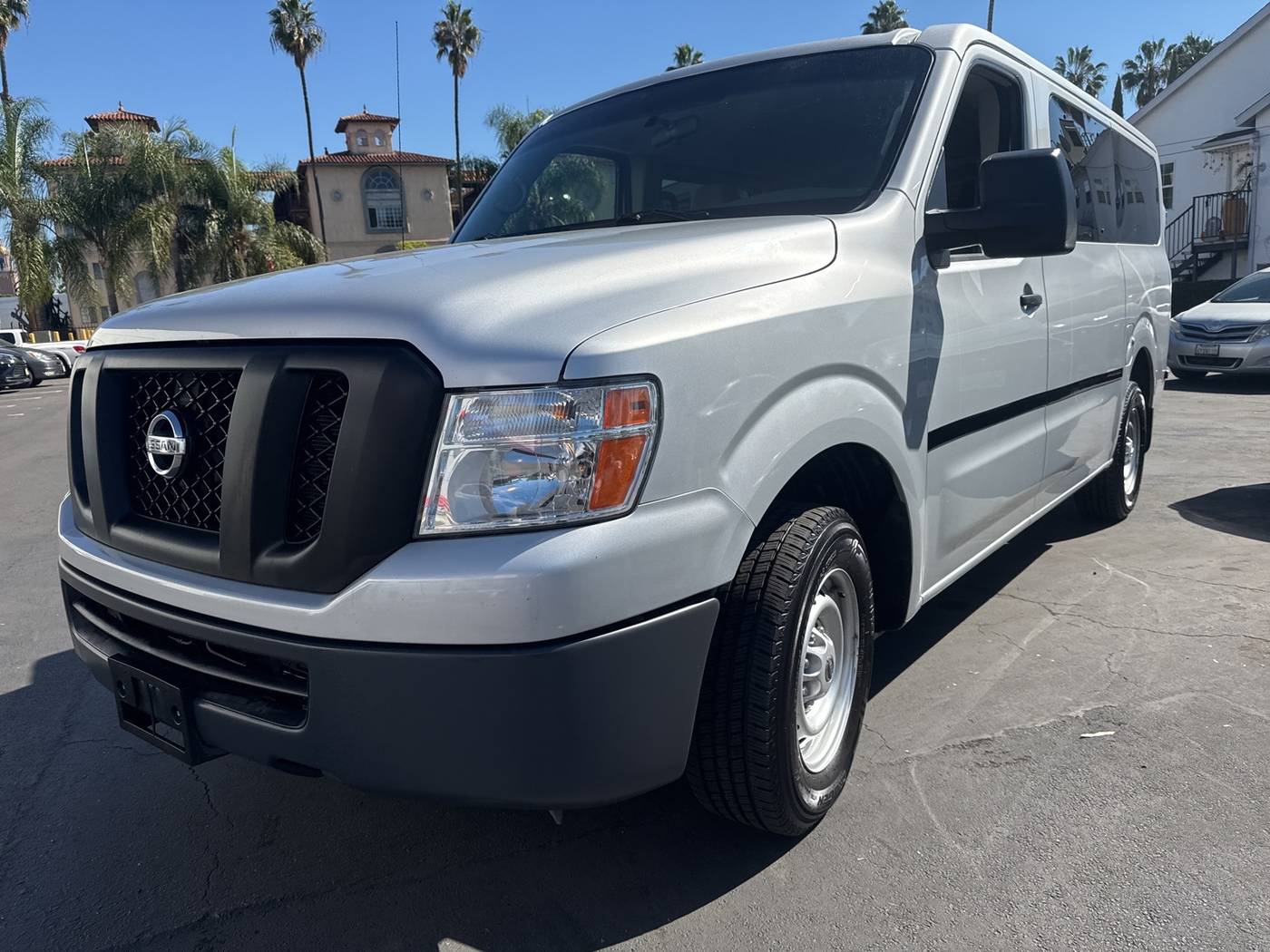 2019 Nissan NV Passenger NV3500 HD S — Passenger Van — 37,446 mi — Los Angeles, CA