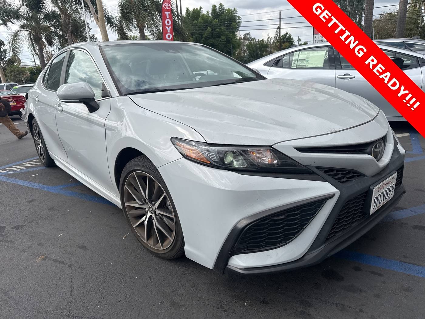 2023 Toyota Camry SE — Sedan — 30,319 mi — Los Angeles, CA