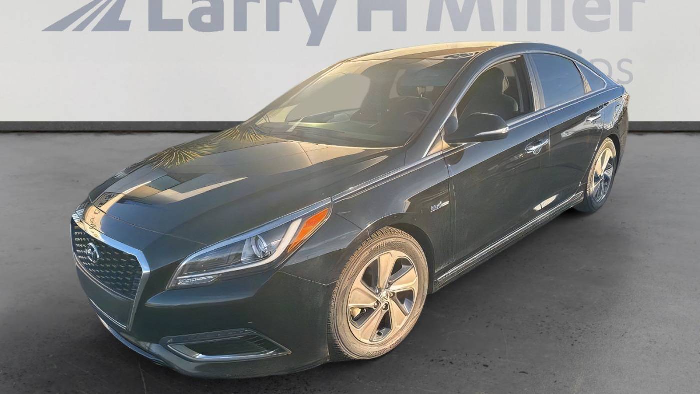 2017 Hyundai Sonata Hybrid Limited — Sedan — 69,659 mi — Albuquerque, NM