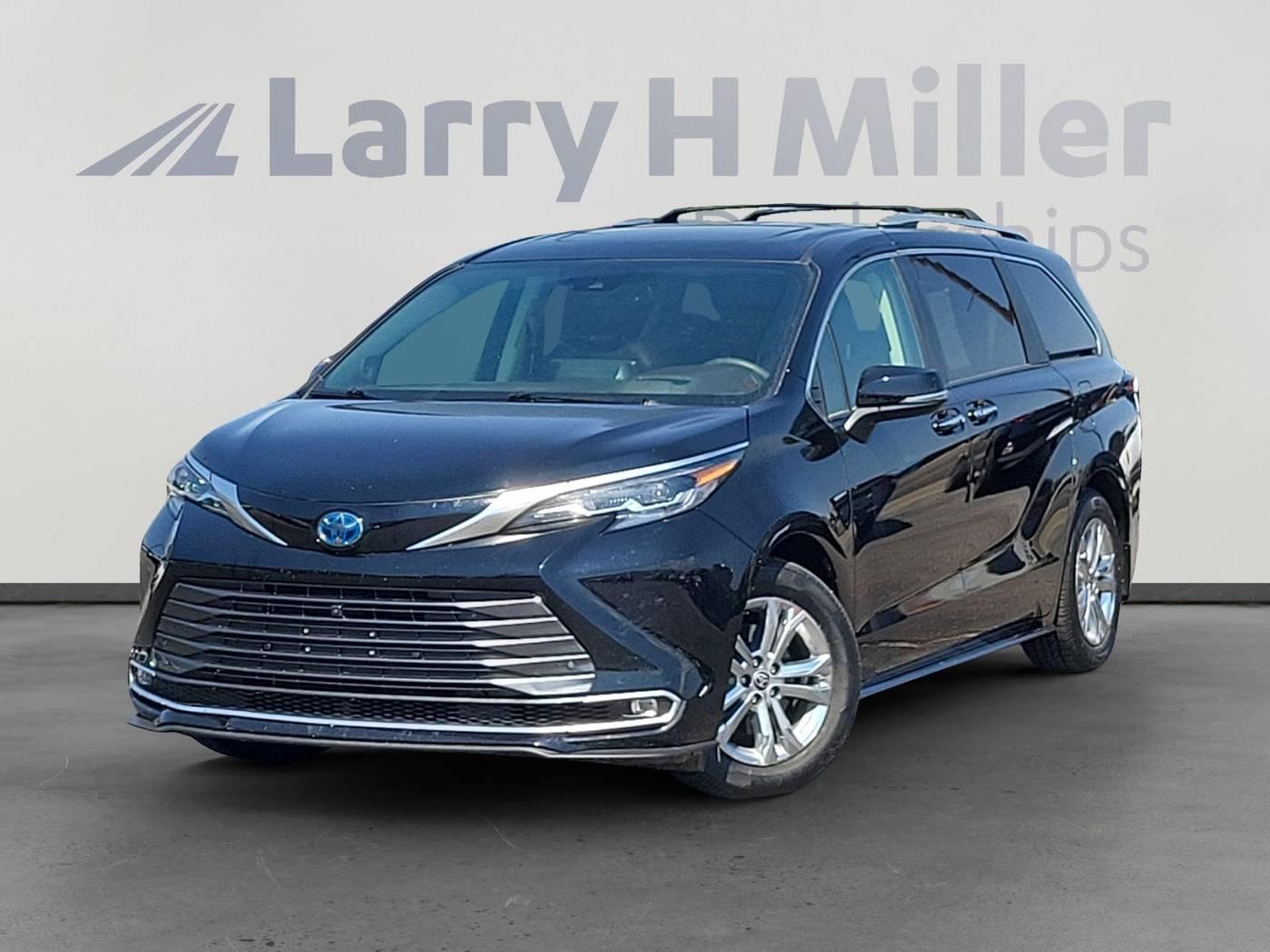 2024 Toyota Sienna Platinum — Minivan — 40,578 mi — Albuquerque, NM