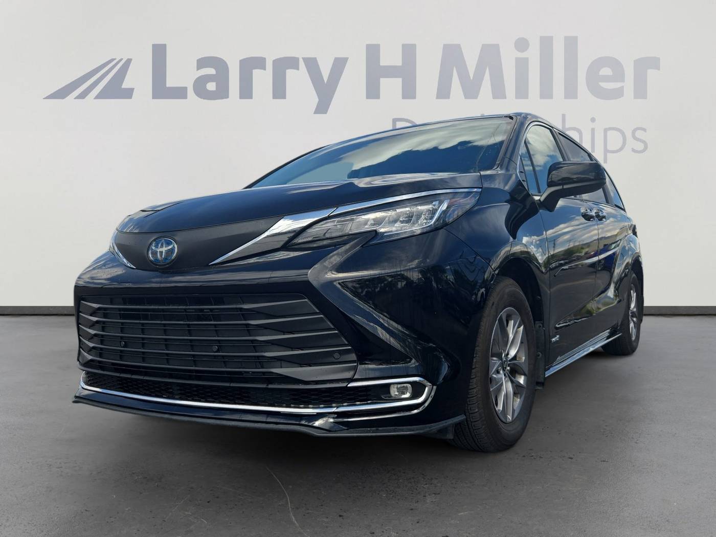 2021 Toyota Sienna XLE — Minivan — 56,541 mi — Albuquerque, NM