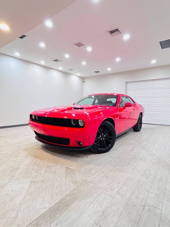 2016 Dodge Challenger SXT — Coupe — 107,205 mi — Las Vegas, NV