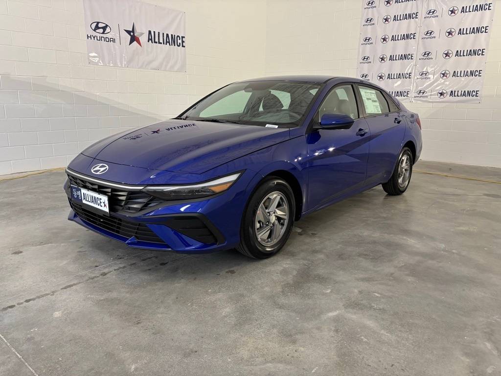 2025 Hyundai Elantra SE — Sedan — 4,732 mi — Fort Worth, TX