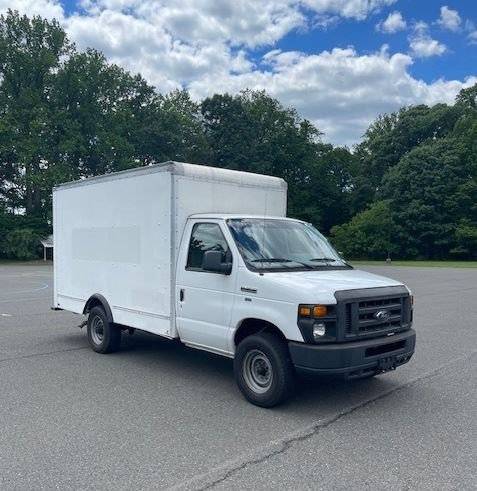 2014 Ford Econoline Commercial Cutaway E-350