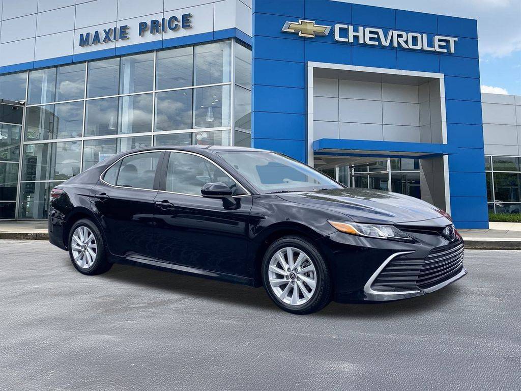 2024 Toyota Camry LE — Sedan — 31,609 mi — Loganville, GA