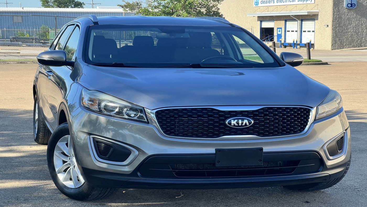 2017 Kia Sorento LX — SUV — 112,490 mi — Dallas, TX