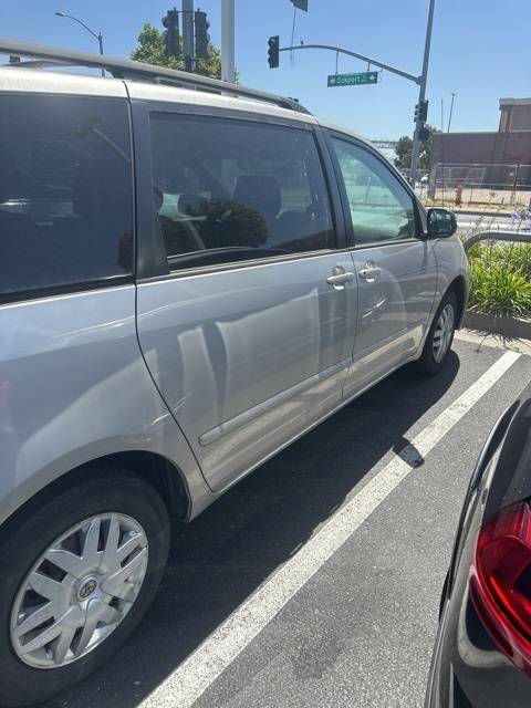 2006 Toyota Sienna LE — Minivan — 54,149 mi — Oakland, CA