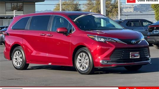 2022 Toyota Sienna XLE — Minivan — 25,099 mi — Oakland, CA