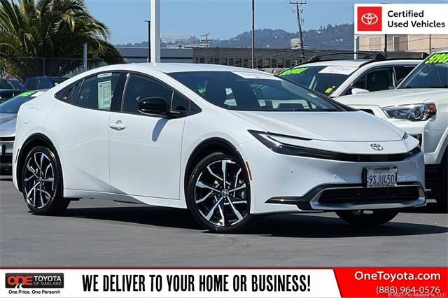 2025 Toyota Prius Plug-In Hybrid XSE — Hatchback — 3,988 mi — Oakland, CA