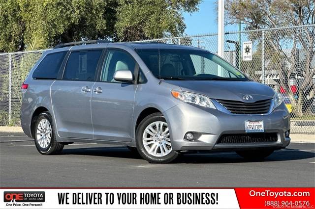 2011 Toyota Sienna XLE — Minivan — 126,123 mi — Oakland, CA