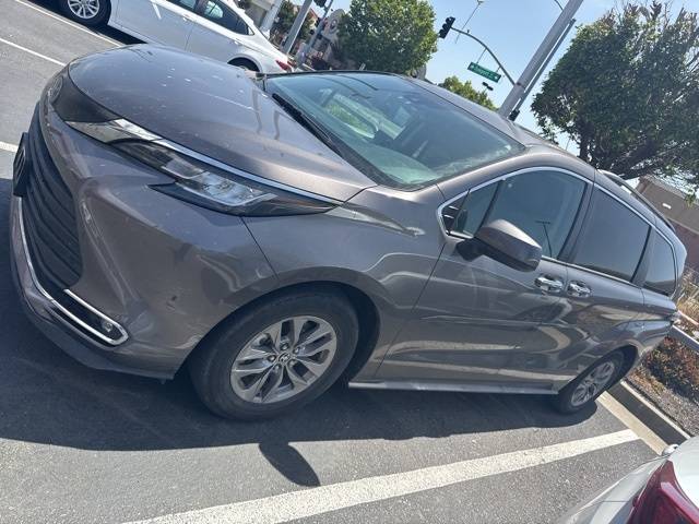 2022 Toyota Sienna XLE — Minivan — 58,628 mi — Oakland, CA