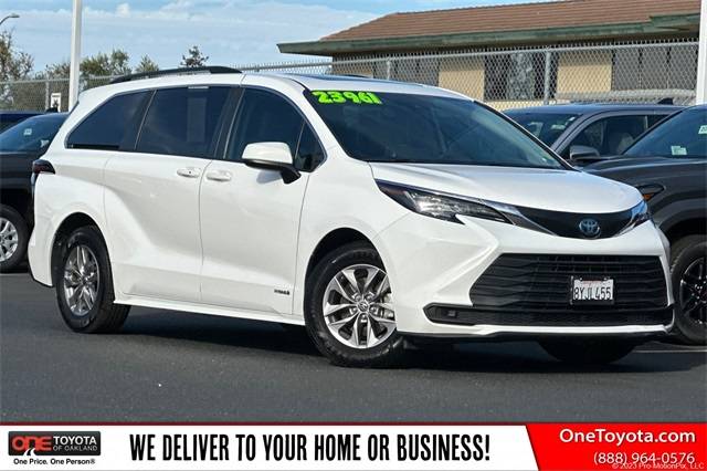 2021 Toyota Sienna LE — Minivan — 176,028 mi — Oakland, CA