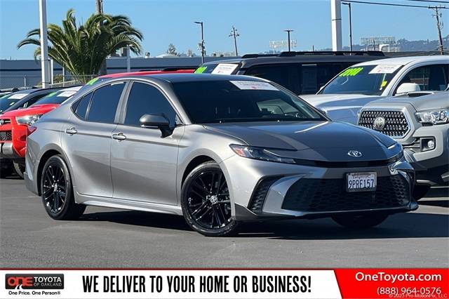 2025 Toyota Camry Hybrid SE — Sedan — 20,431 mi — Oakland, CA