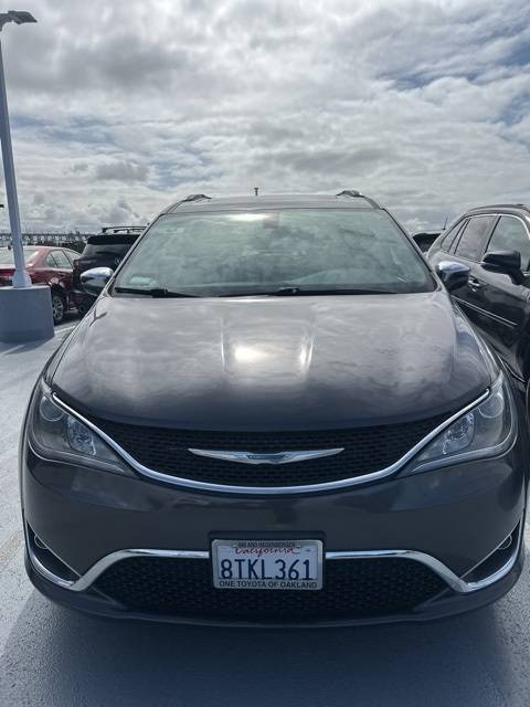 2020 Chrysler Pacifica Hybrid Limited — Minivan — 63,789 mi — Oakland, CA