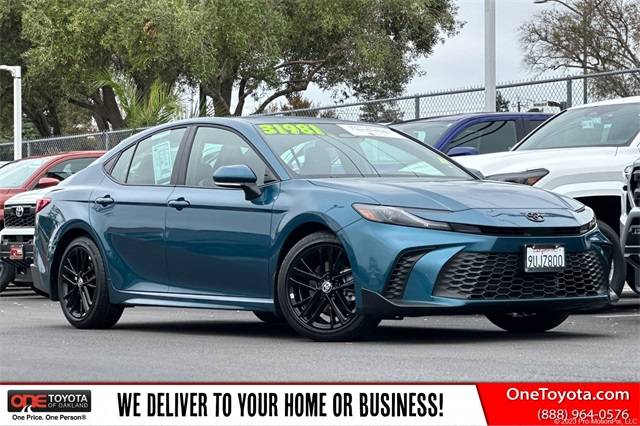 2025 Toyota Camry Hybrid SE — Sedan — 6,515 mi — Oakland, CA