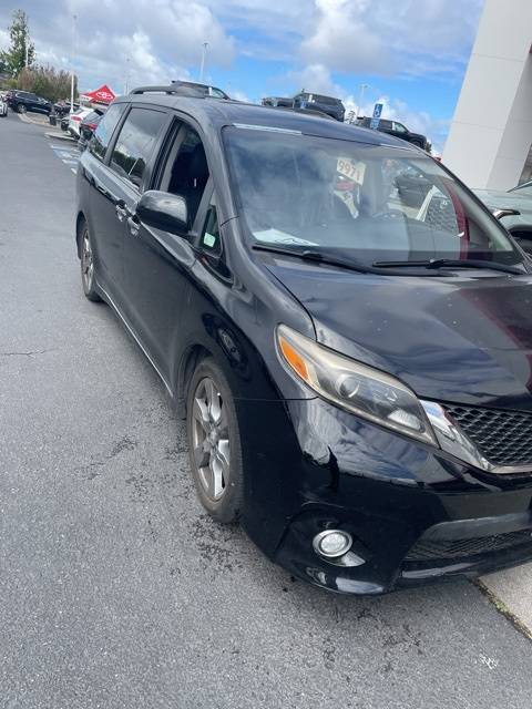 2017 Toyota Sienna L — Minivan — 60,126 mi — Oakland, CA