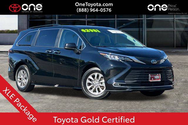 2023 Toyota Sienna XLE — Minivan — 62,120 mi — Oakland, CA