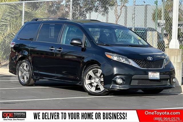 2017 Toyota Sienna SE — Minivan — 181,637 mi — Oakland, CA