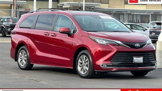 2022 Toyota Sienna XLE — Minivan — 32,164 mi — Oakland, CA