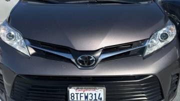 2020 Toyota Sienna LE — Minivan — 64,794 mi — Oakland, CA