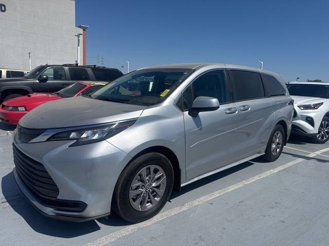 2023 Toyota Sienna LE — Minivan — 46,337 mi — Oakland, CA