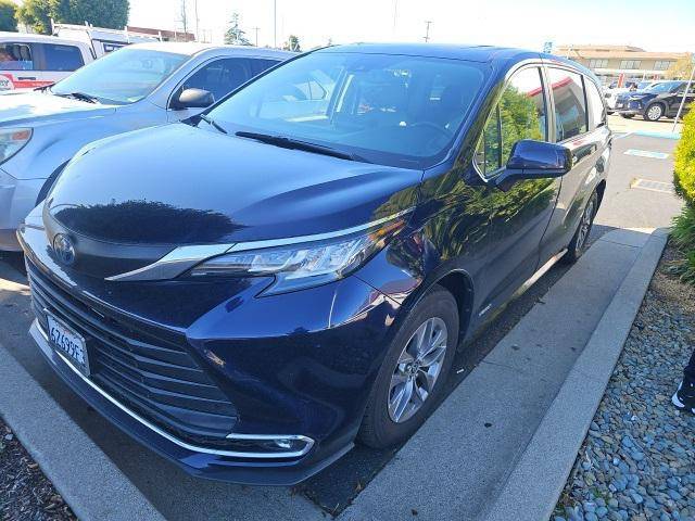 2021 Toyota Sienna XLE — Minivan — 80,161 mi — Oakland, CA