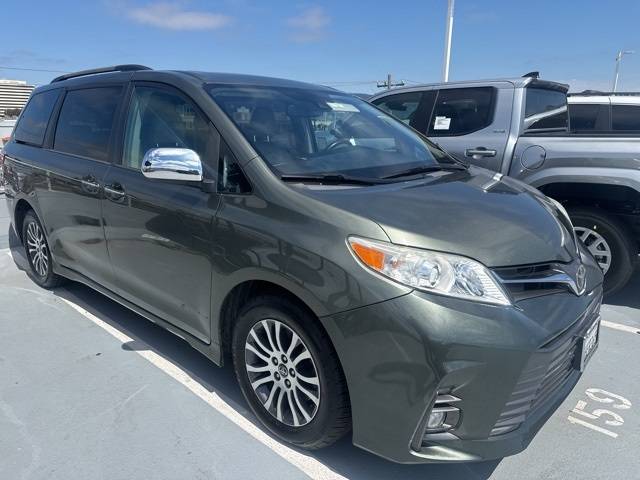 2018 Toyota Sienna XLE — Minivan — 103,506 mi — Oakland, CA