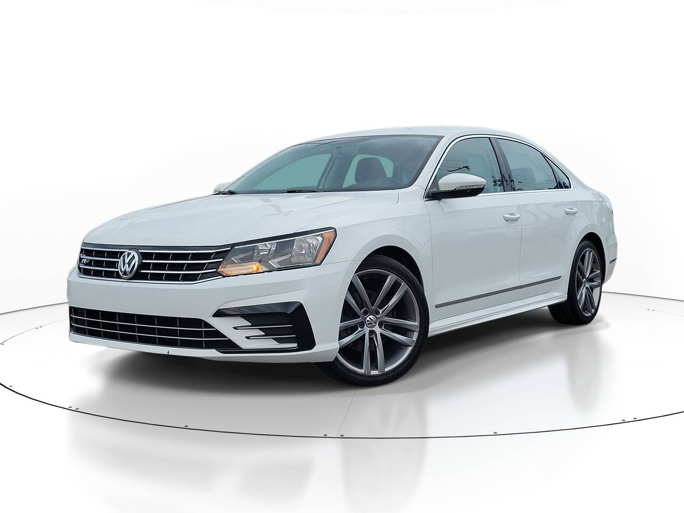 2016 Volkswagen Passat 1.8T R-Line — Sedan — 66,923 mi — Tampa, FL